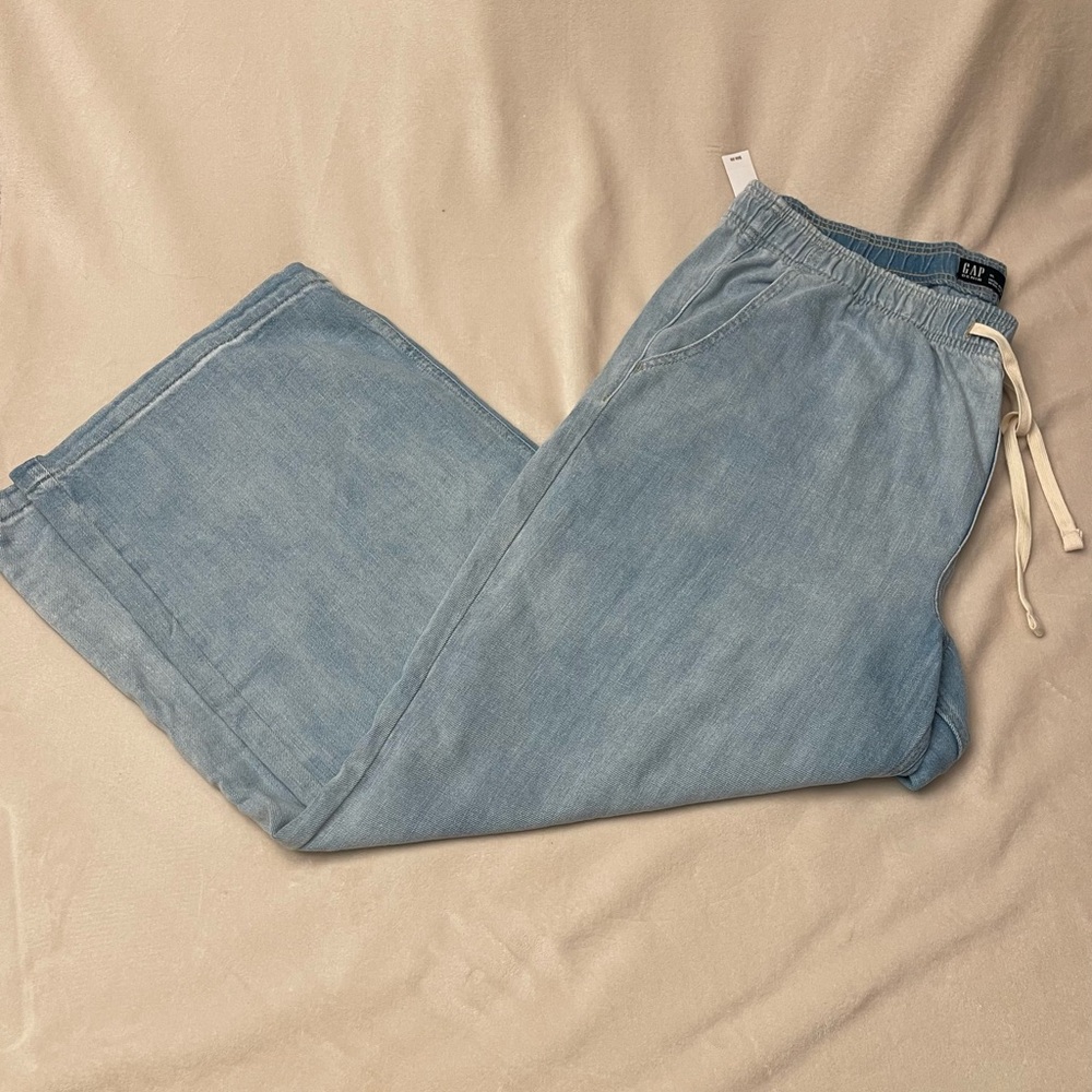 GAP Women's Light Blue Flare Jeans